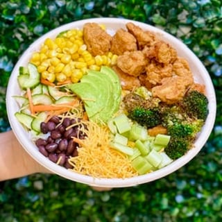 Classic Crispy Fried Chicken Fresh Green Bowl